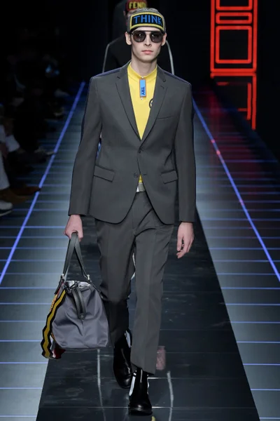 Look 27